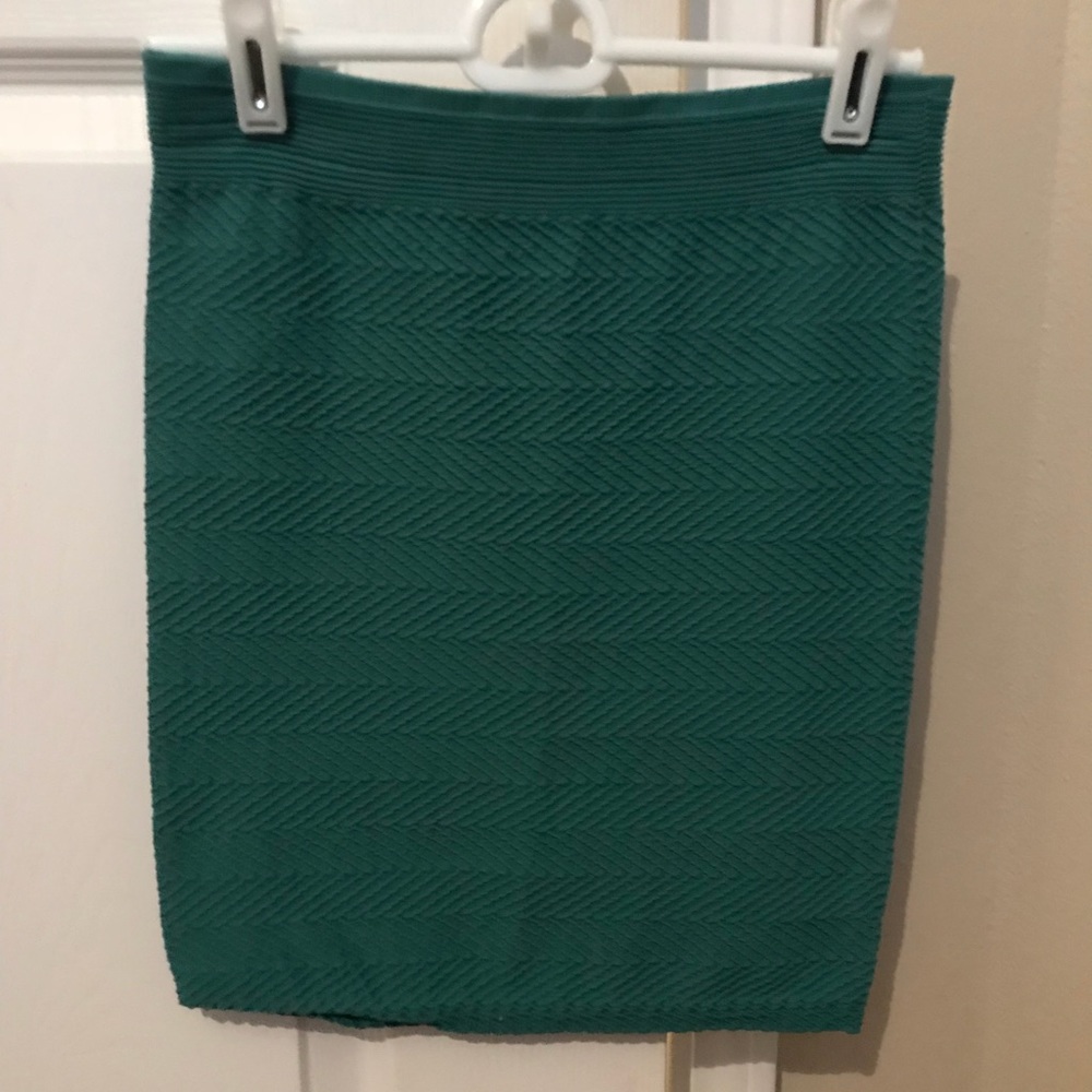 Guess skirt size: M/L